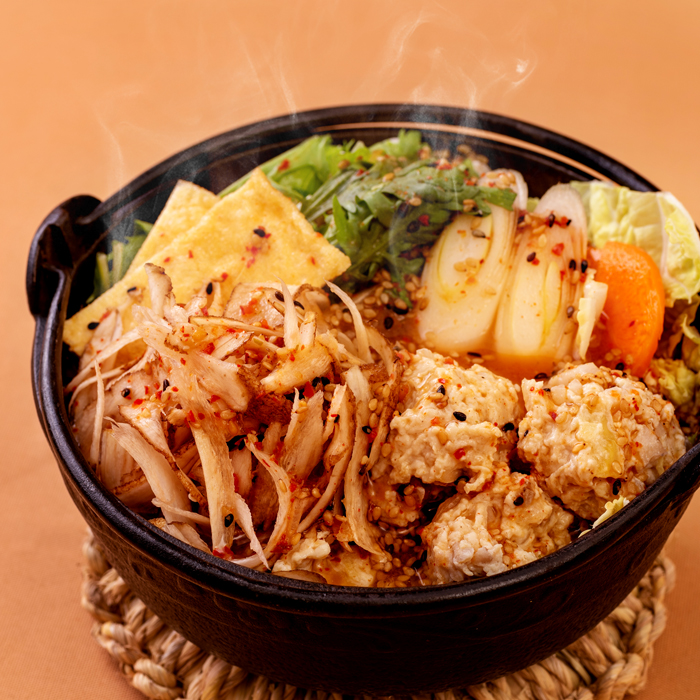 ごぼうとレンコン入り鶏団子の胡麻味噌鍋